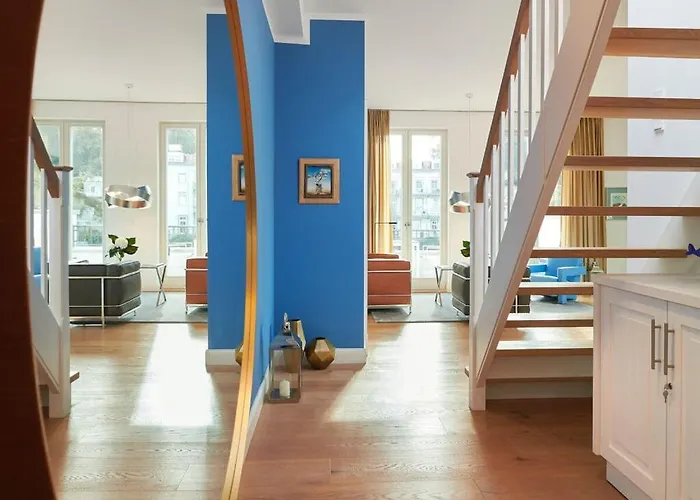 Ferienhaus Cosy With Balcony